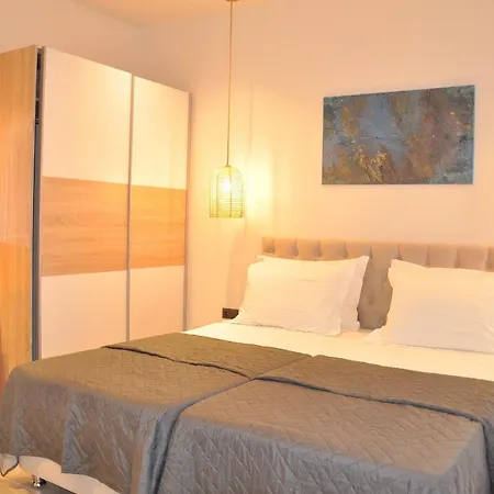 Hill Apartman Pélekasz